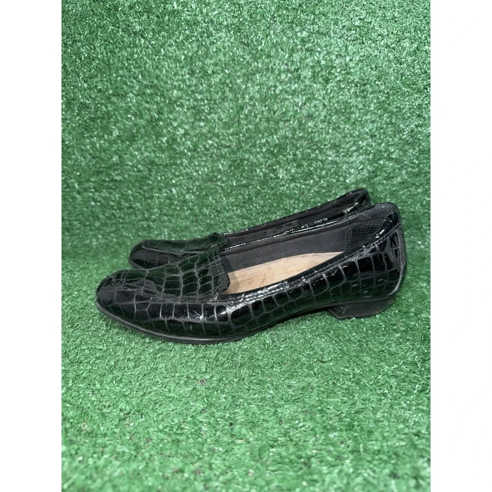 Clarks Everyday Loafers Womens Size 7 M Black Croc Patent Leather Casual Comfort